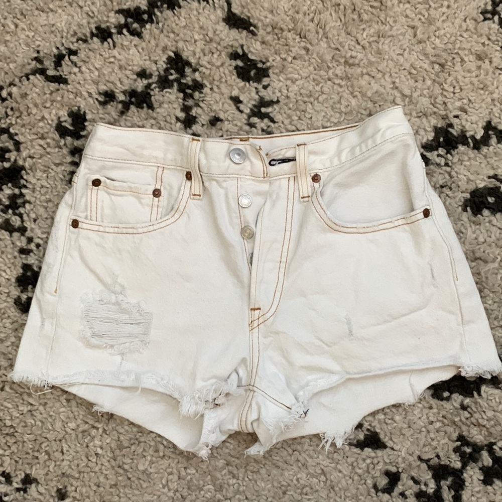 White 501 Levi’s cutoff shorts